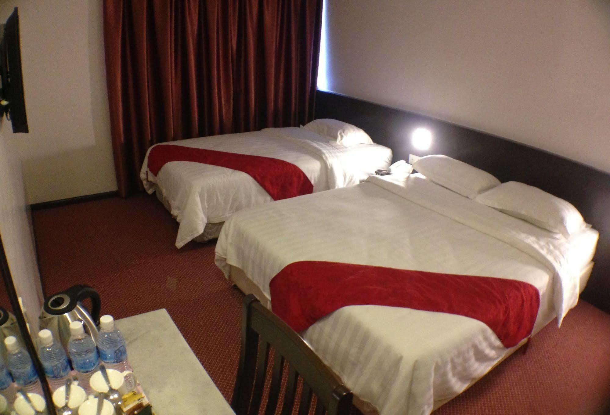 Century Hotel Кота-Кинабалу Экстерьер фото