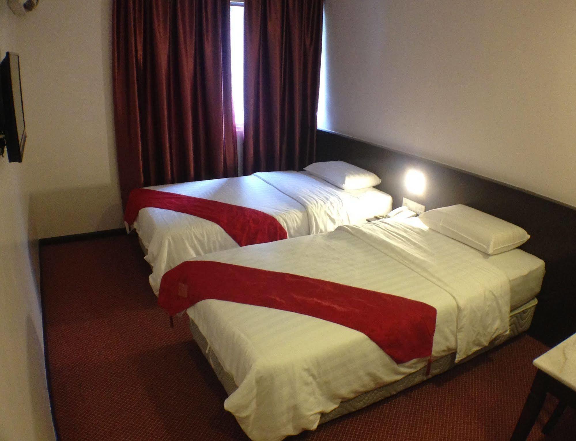 Century Hotel Кота-Кинабалу Экстерьер фото